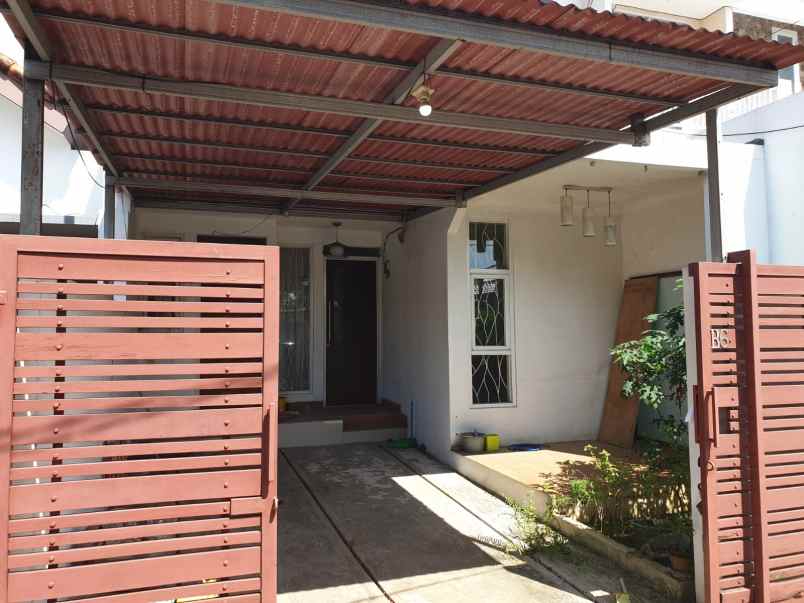 dijual rumah second di beji