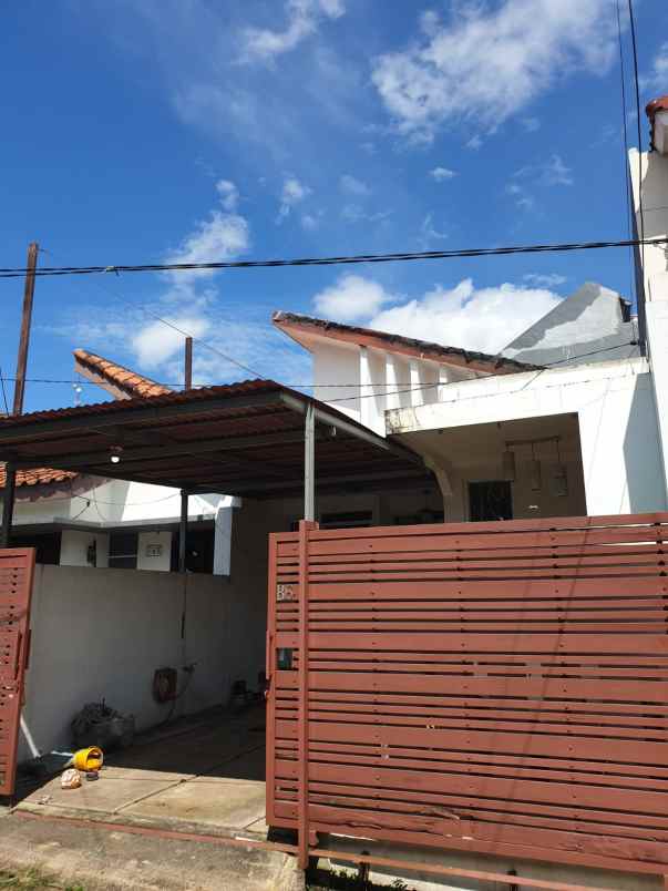 dijual rumah second di beji