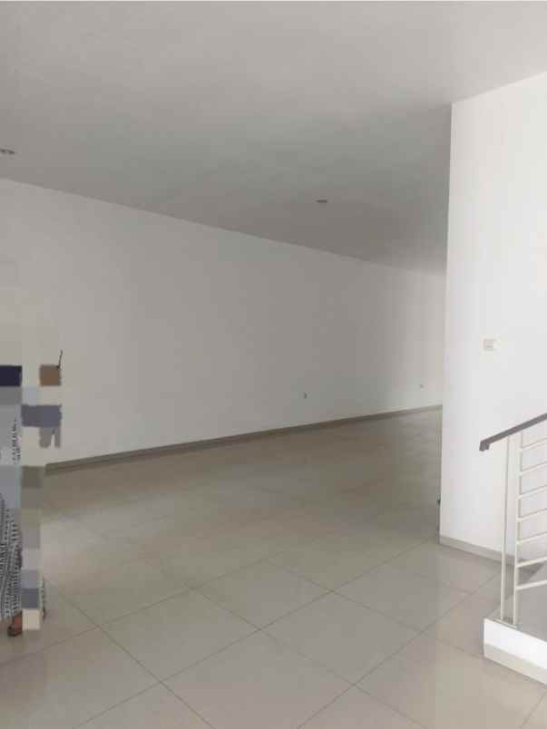 dijual rumah semolowaru elok