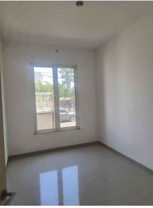 dijual rumah semolowaru elok