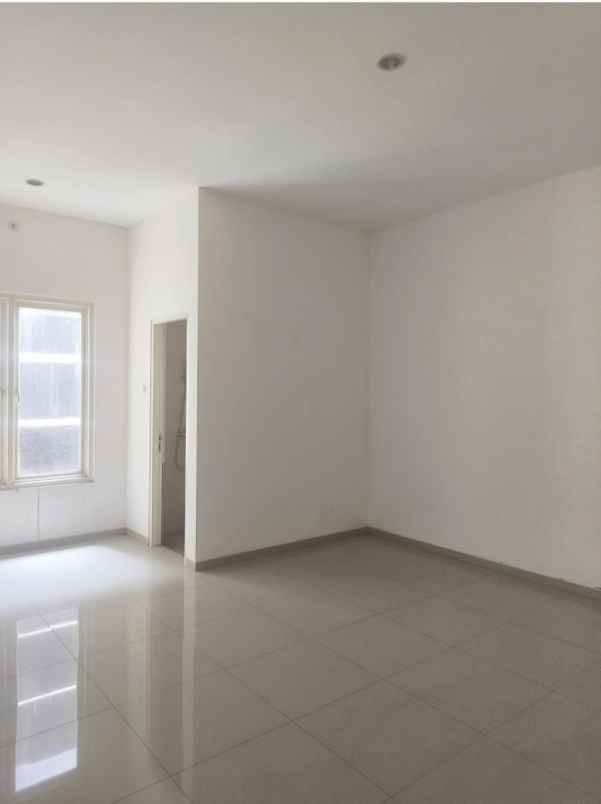 dijual rumah semolowaru elok