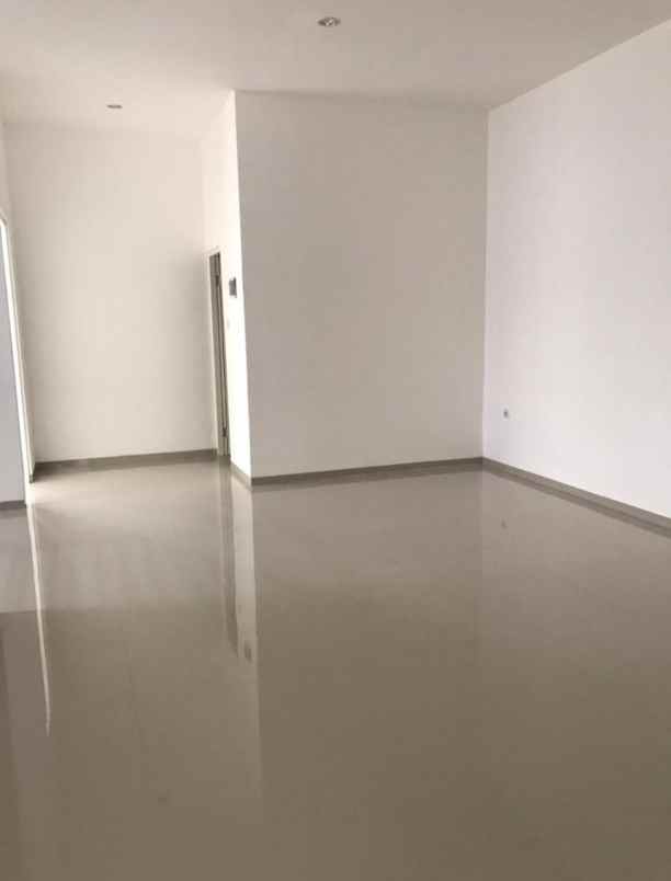 dijual rumah semolowaru elok