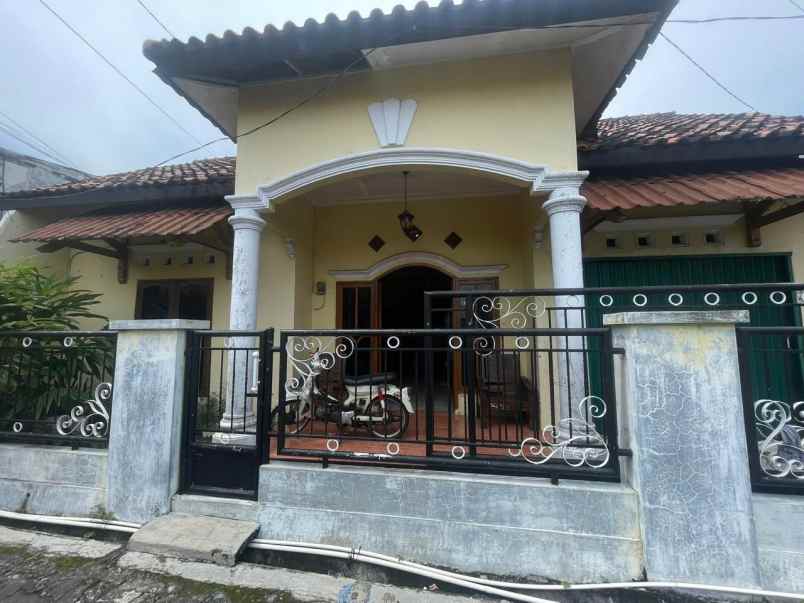 dijual rumah sendangguwo
