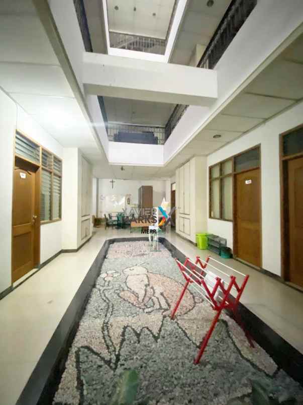 dijual rumah siwalankerto