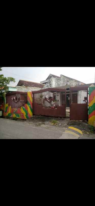 dijual rumah siwalankerto
