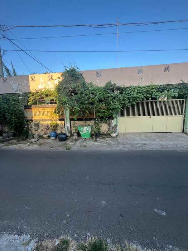 dijual rumah strategis di tuban kota
