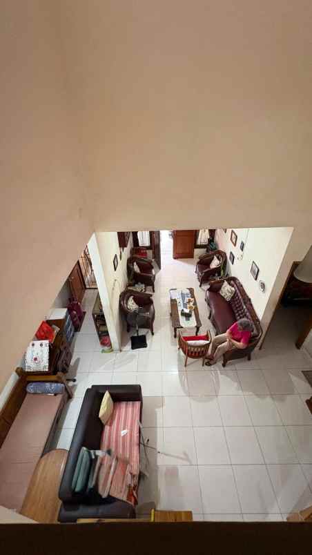dijual rumah taman aries