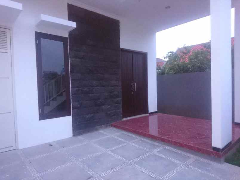 dijual rumah taman pinang