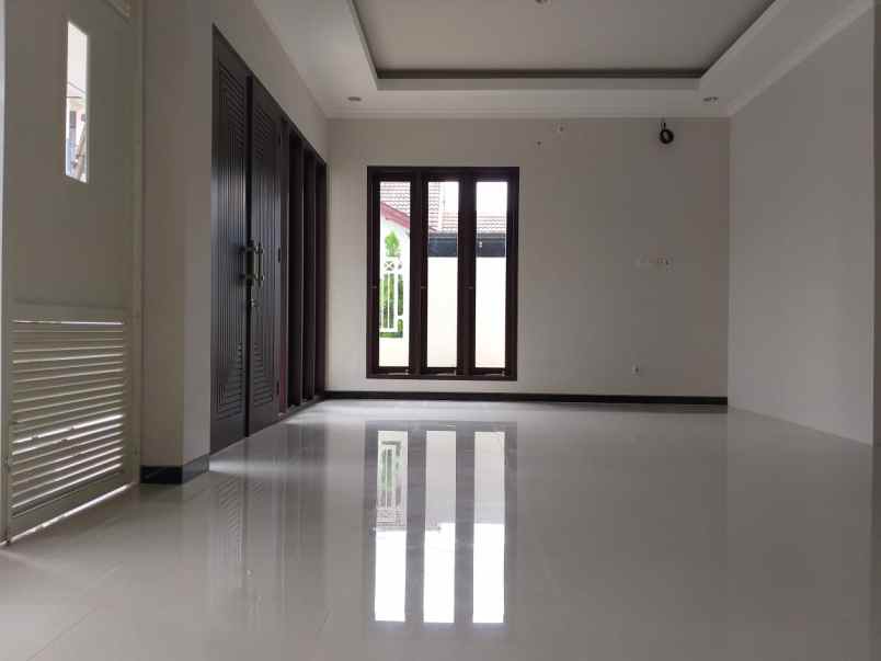 dijual rumah taman pinang
