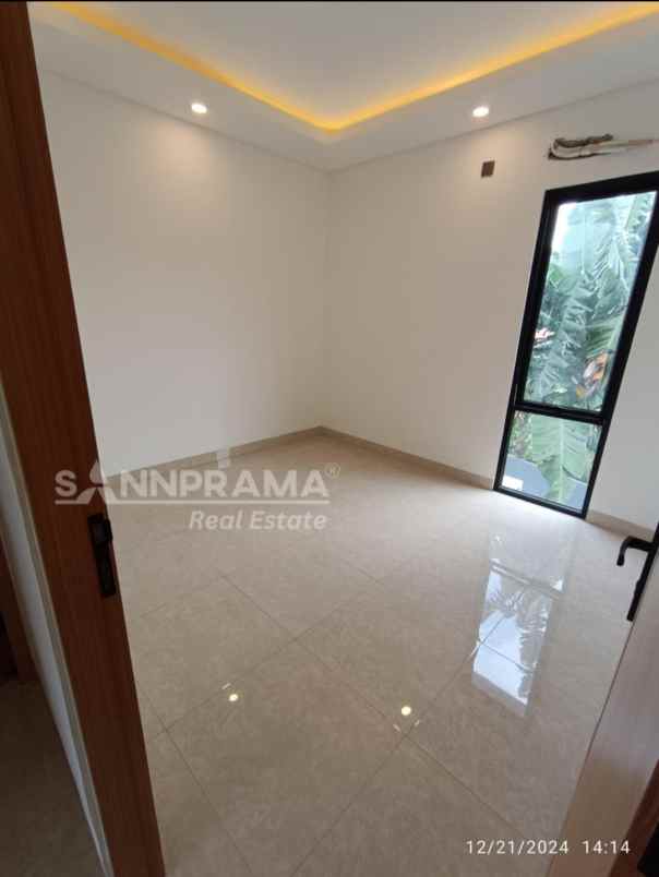 dijual rumah tangkapan jaya pancoran