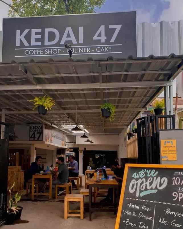 dijual rumah tempat usaha di karawitan