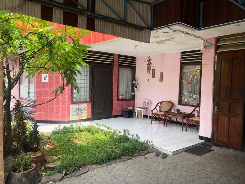 dijual rumah tenggilis mejoy 12