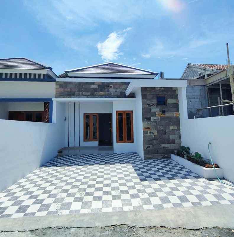 dijual rumah terminal giwangan