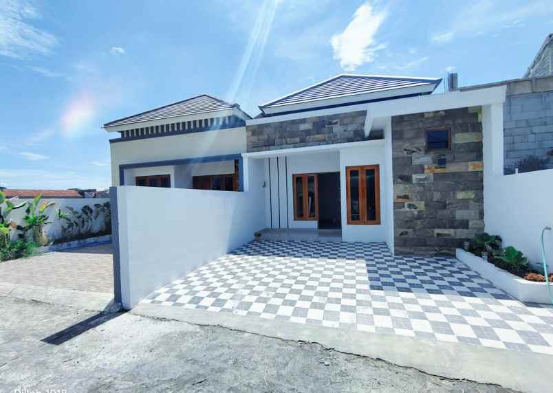 dijual rumah terminal giwangan