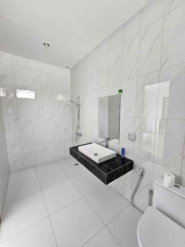 dijual rumah the mahogany residence