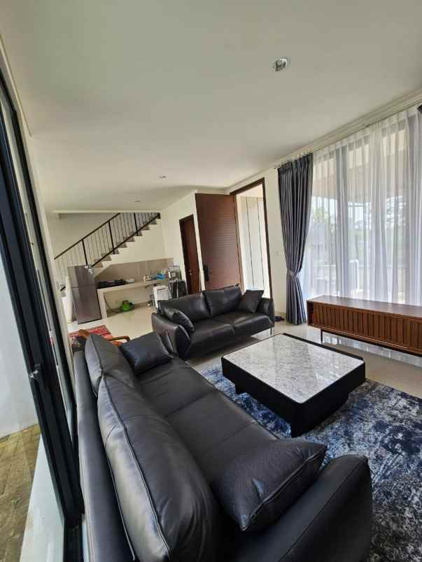 dijual rumah the mahogany residence