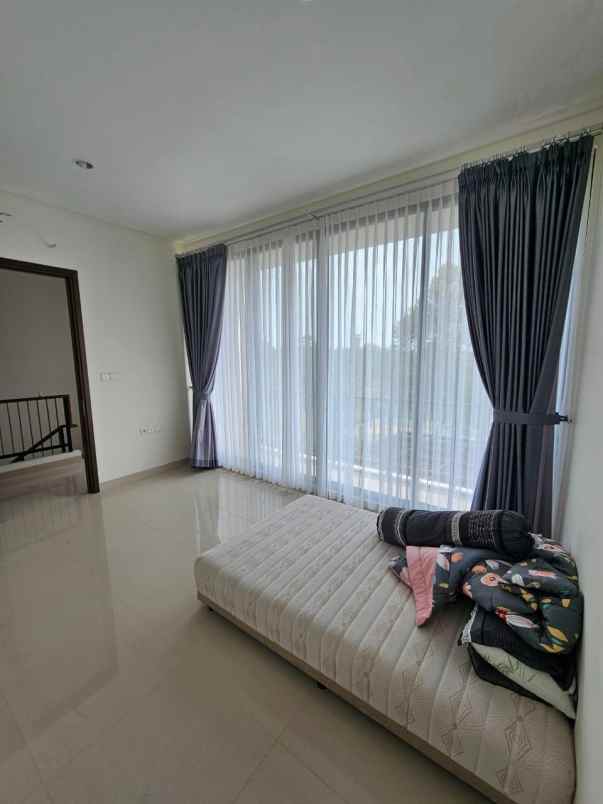 dijual rumah the mahogany residence