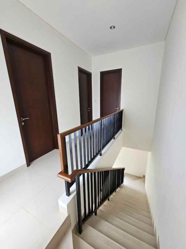 dijual rumah the mahogany residence