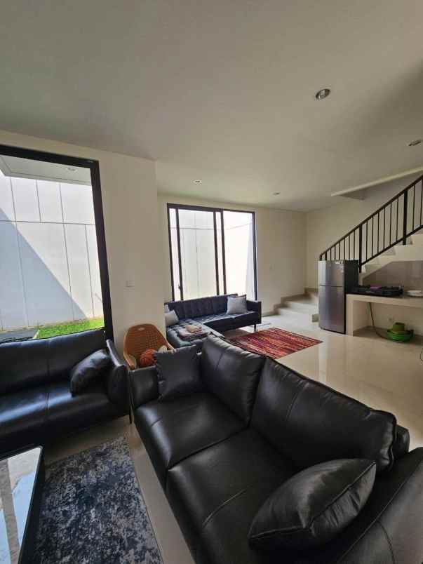 dijual rumah the mahogany residence