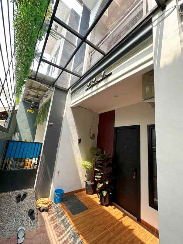 dijual rumah utan kayu