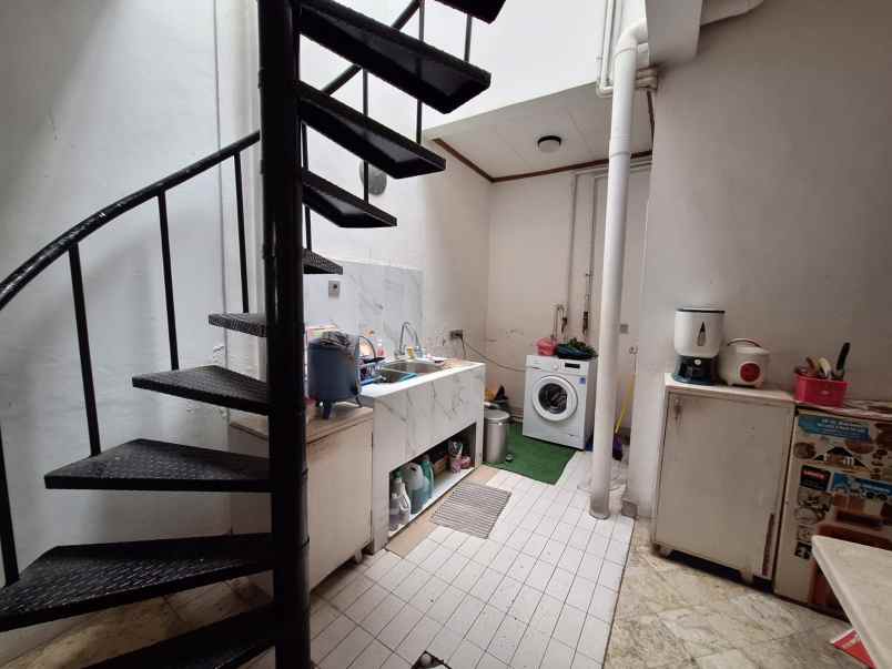 dijual rumah villa delima karang tengah