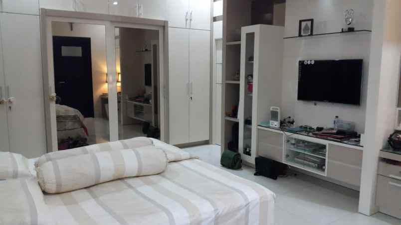 dijual rumah wisma mukti klampis