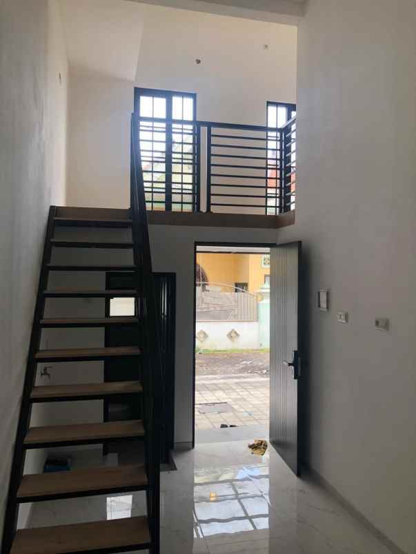 dijual rumah wisma tirta agung