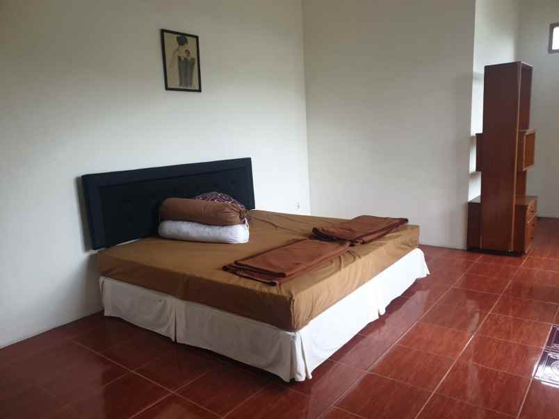 dijual villa desa panunndaan