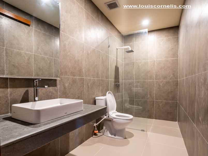 dijual villa jalan raya uluwatu pecatu