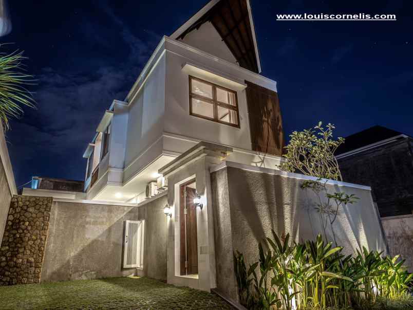 dijual villa jalan raya uluwatu pecatu