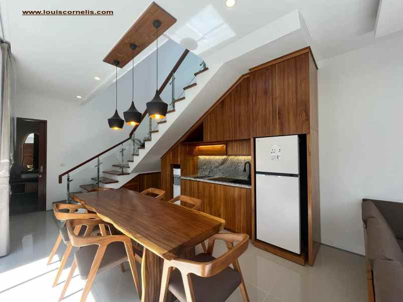dijual villa jalan raya uluwatu pecatu