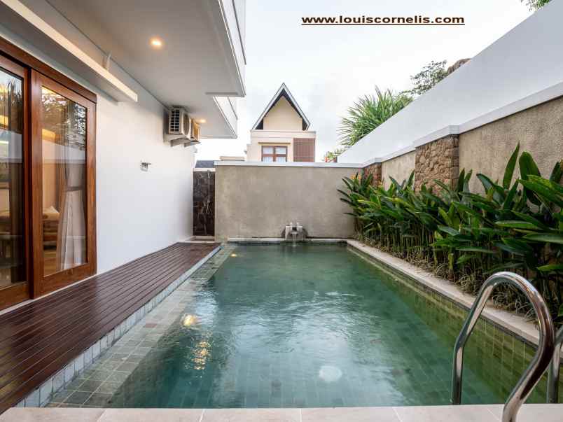 dijual villa jalan raya uluwatu pecatu