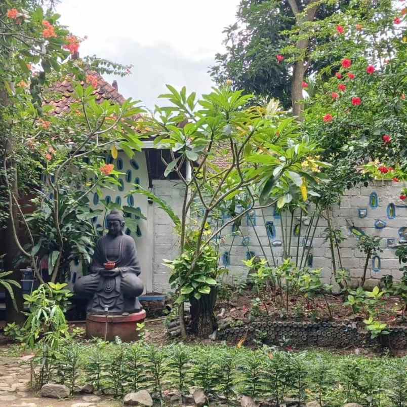 dijual villa jl ngadinegaran