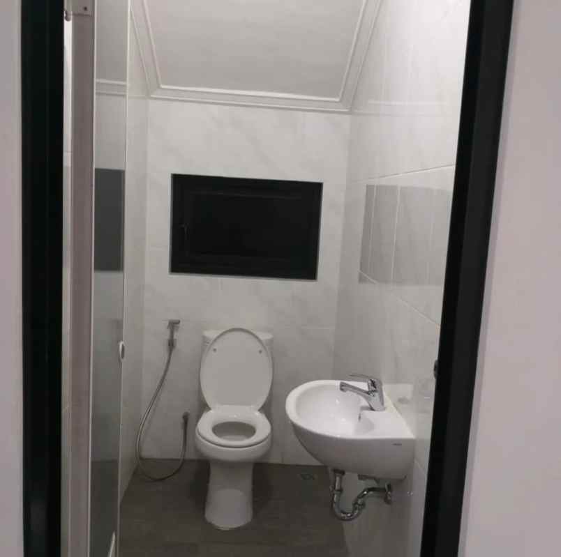 disewakan gedung di wijaya kusuma surabaya