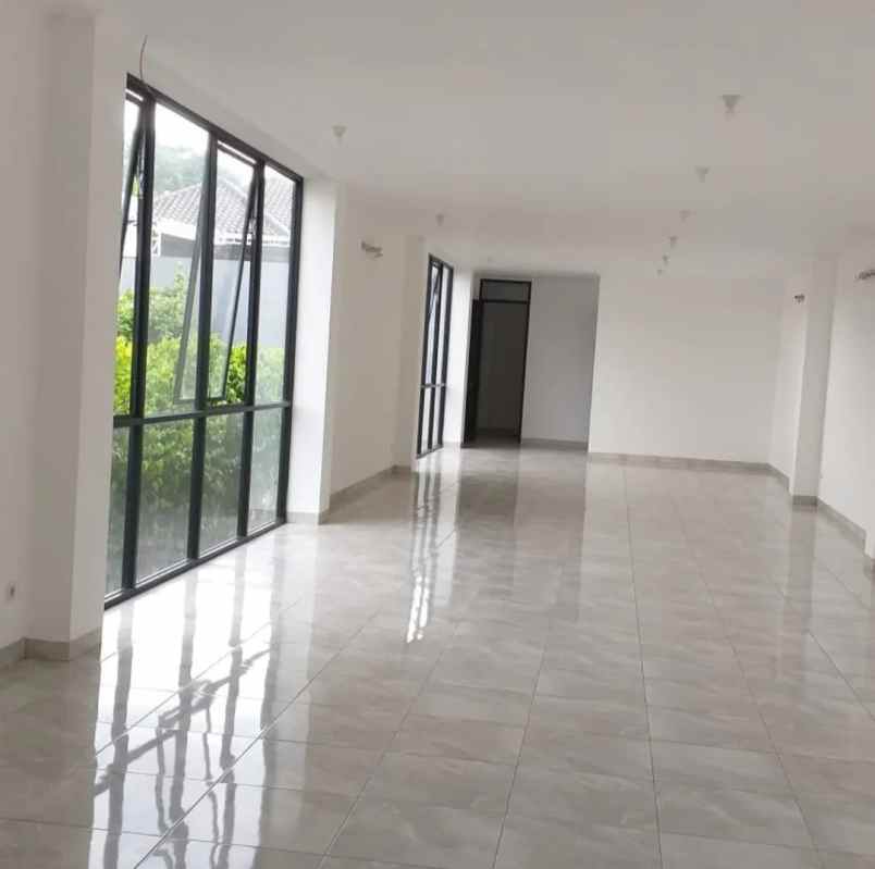 disewakan gedung di wijaya kusuma surabaya