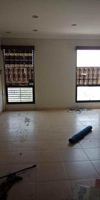 disewakan ruko gudang kantor raya darmo permai utara