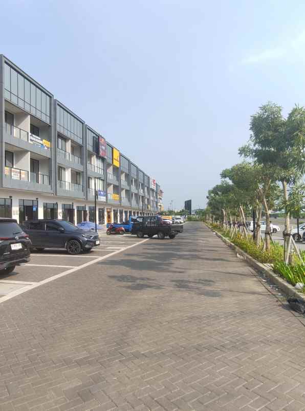 disewakan ruko mega kuningan pik2 tiga lantai