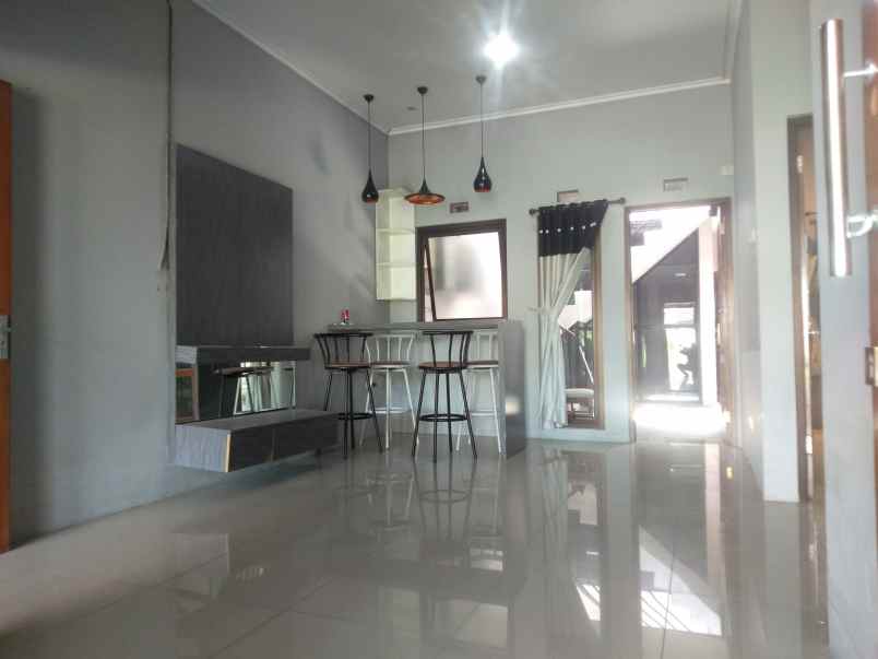 disewakan rumah bukit sariwangi