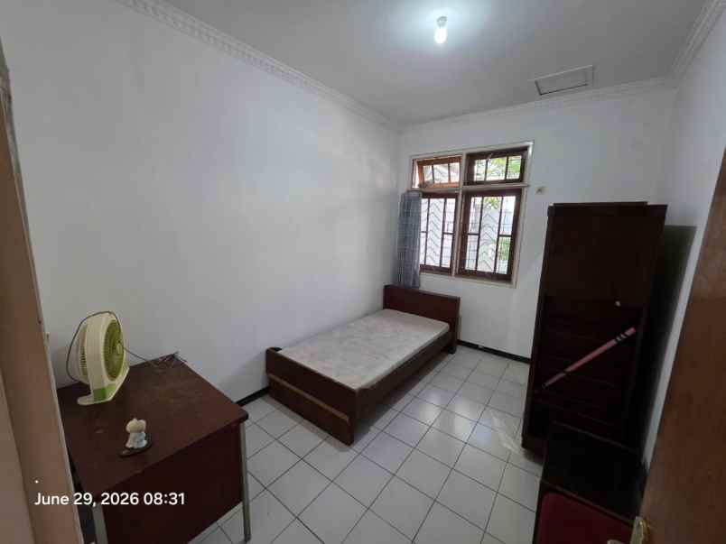 disewakan rumah darmo permai timur