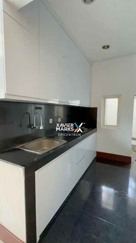 disewakan rumah di forest mansion ada private pool