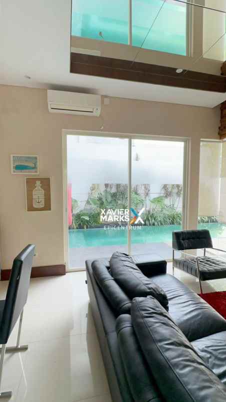 disewakan rumah di forest mansion ada private pool