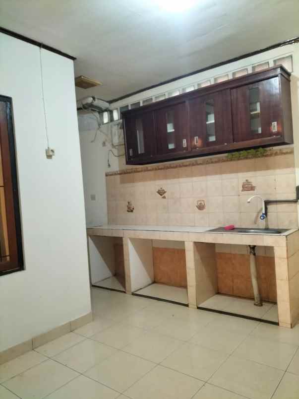 disewakan rumah komplek sariwangi