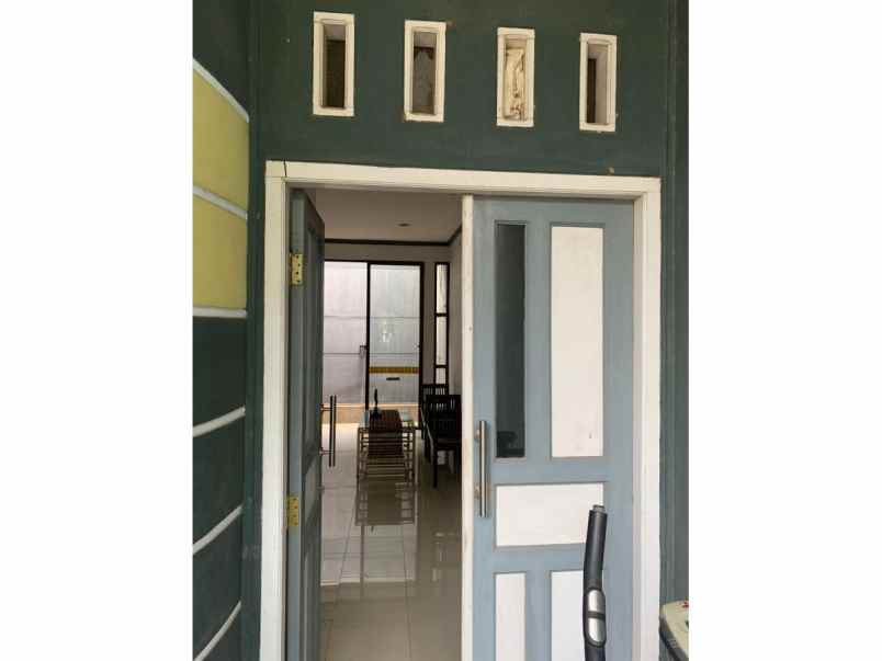 disewakan rumah perumahan pantai modern