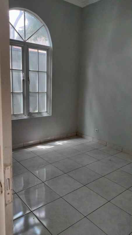 disewakan rumah sarijadi bandung