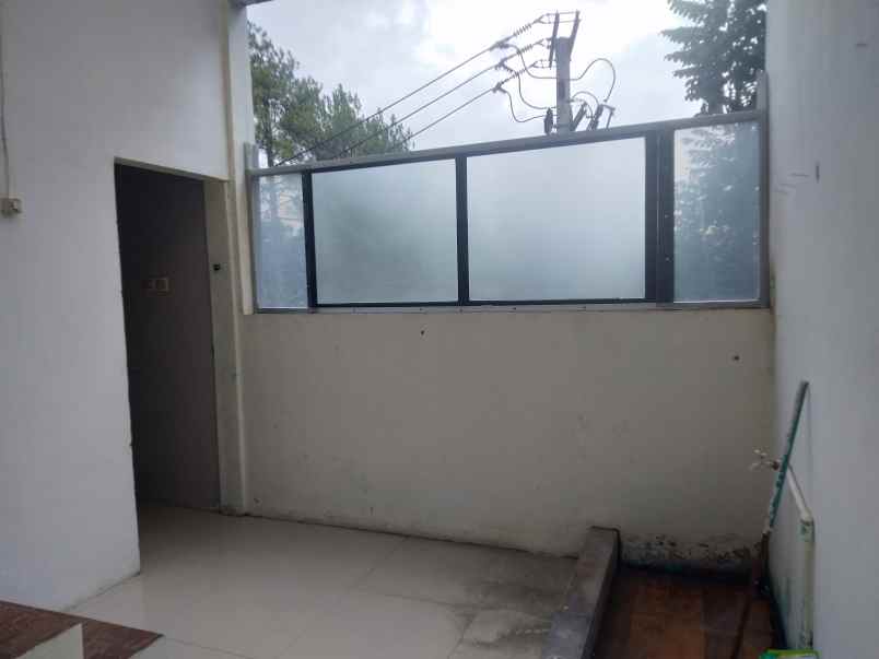 disewakan rumah sariwangi selatan