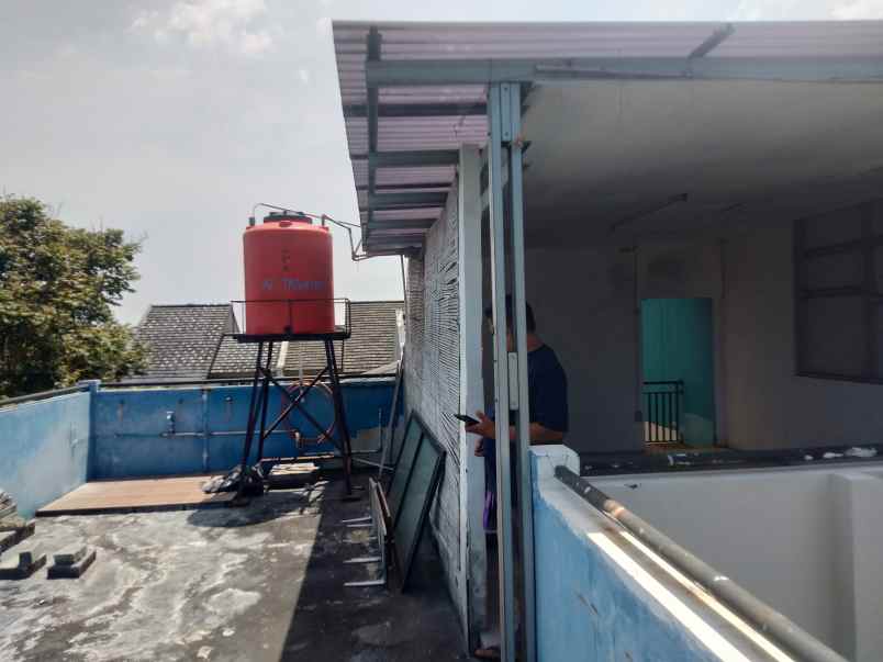 disewakan rumah sariwangi selatan