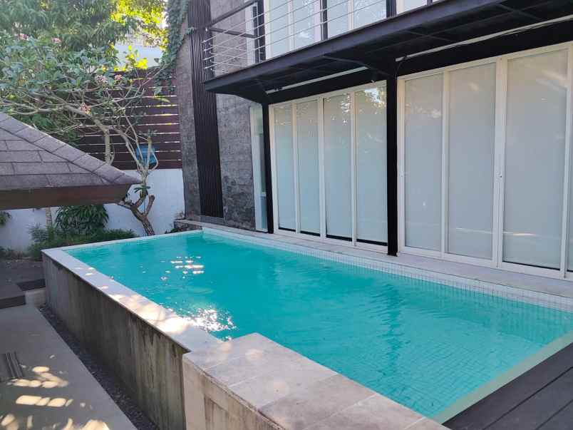 disewakan villa jl semer