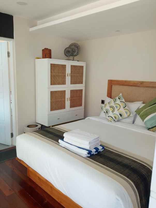 disewakan villa jl semer