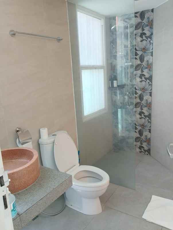 disewakan villa jl semer