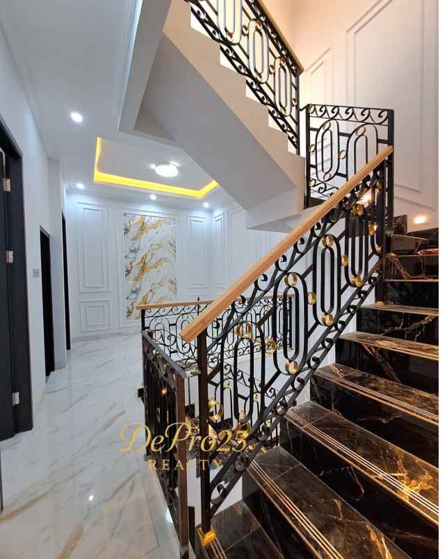 jual rumah american classic siap huni di jagakarsa